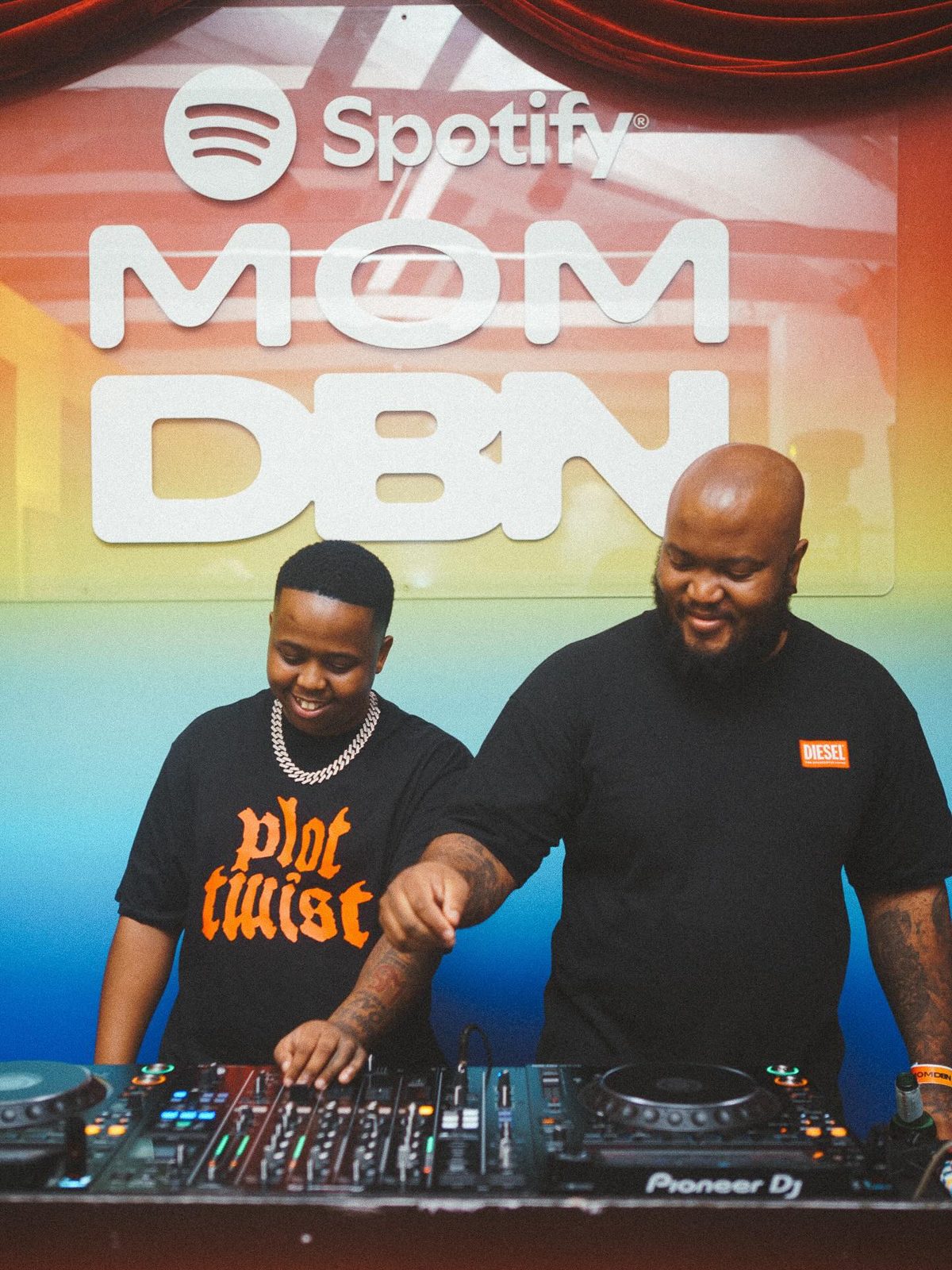 Ntwana R and Prvis3 at the decks